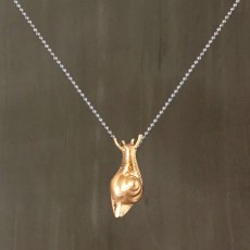 MAGICAL SNAIL PENDANT NECKLACE